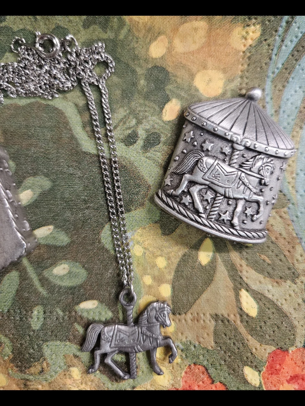 miss dee- Pewter Carousel Horse Necklace Pendant  In a Pewter Trinket Box